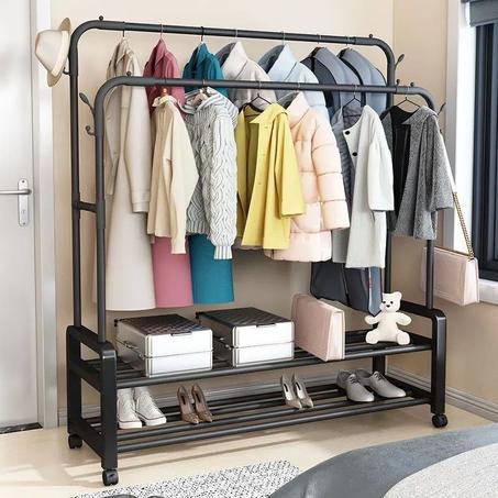 حمالة الملابس 4في 1 مع عجلات لتوفر لك العديد من المميزات الرائعة.