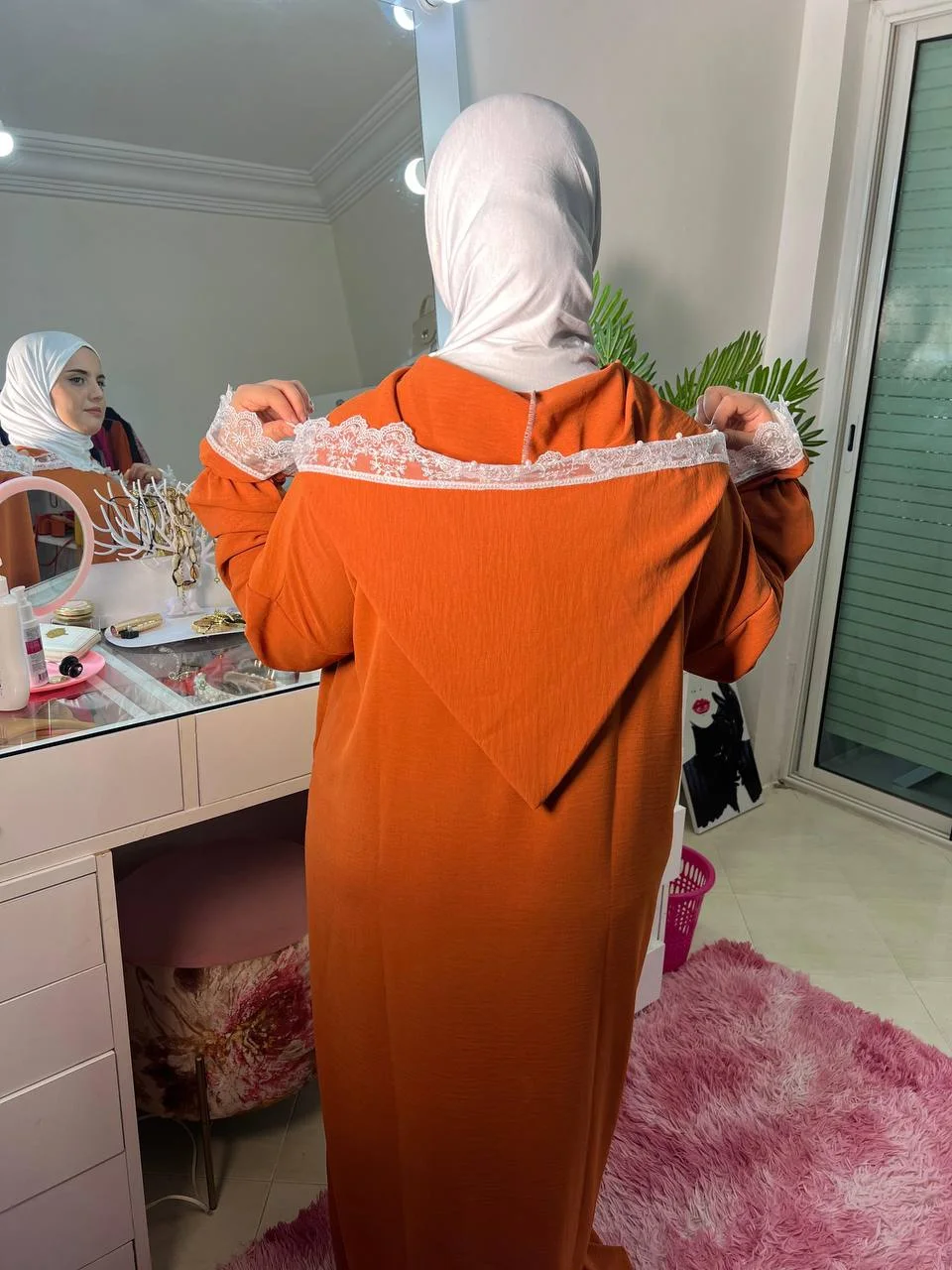 عباية مع فولار
