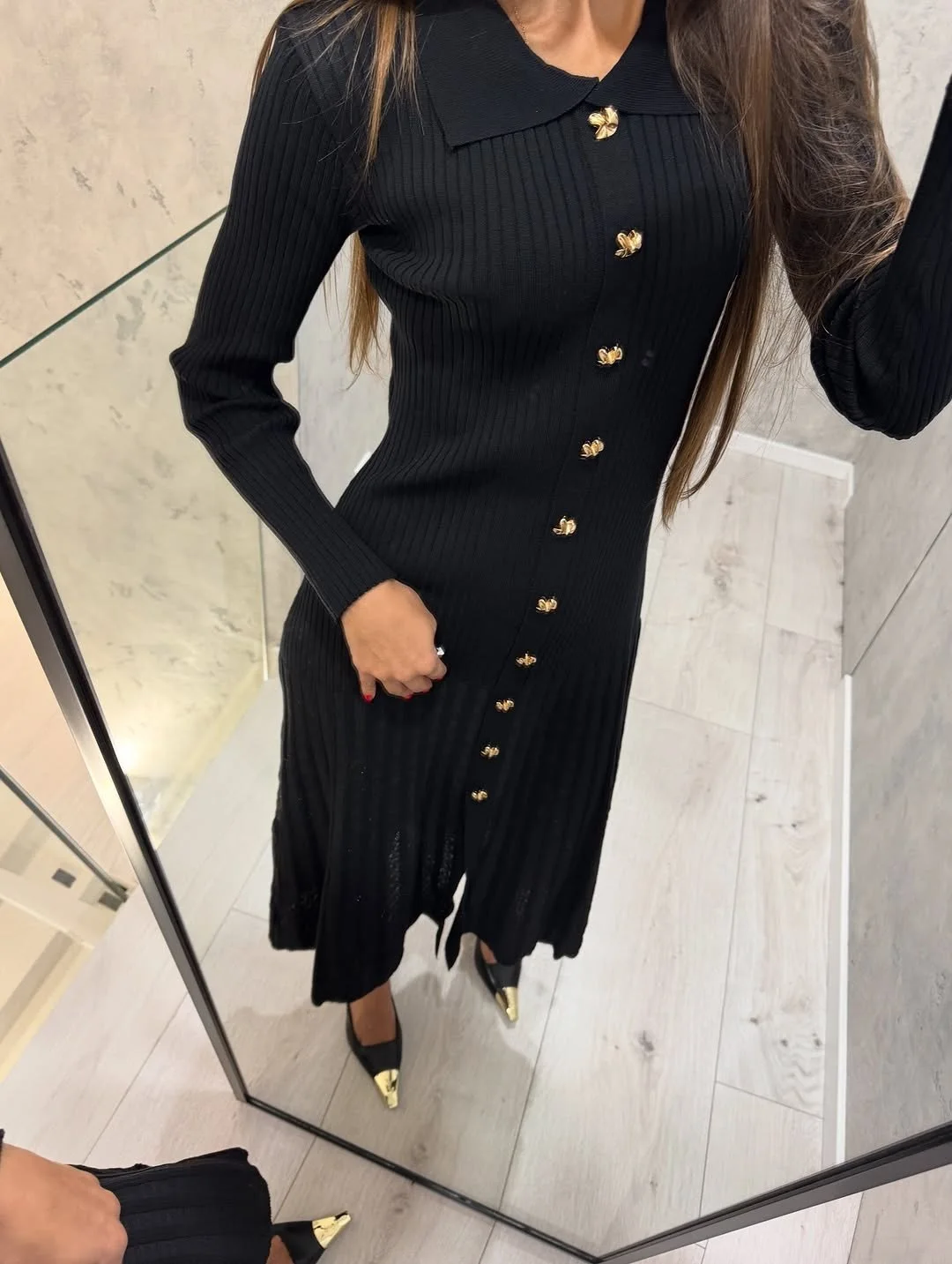 Robe en Maille Douce avec Bouton Doré