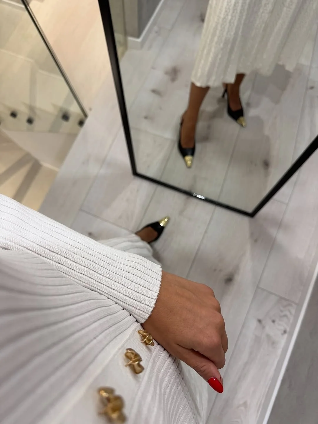 Robe en Maille Douce avec Bouton Doré