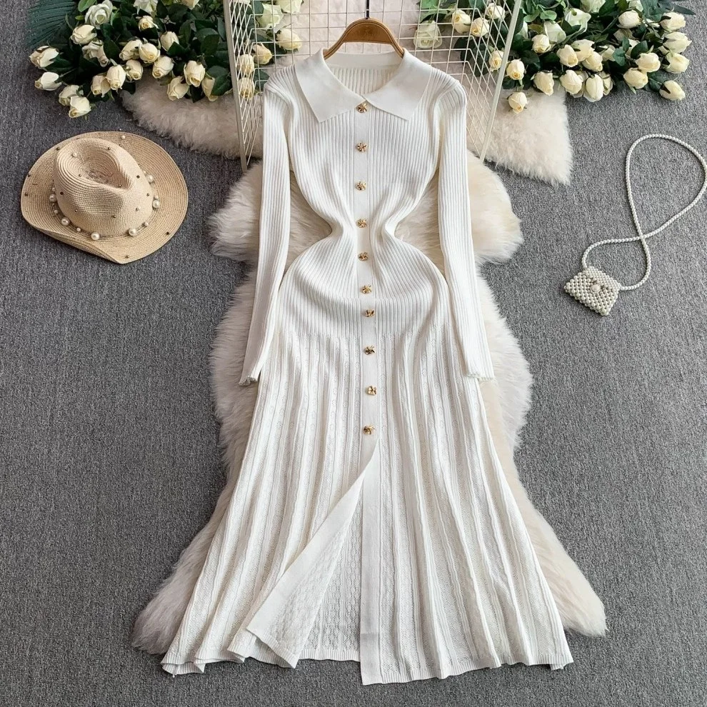 Robe en Maille Douce avec Bouton Doré