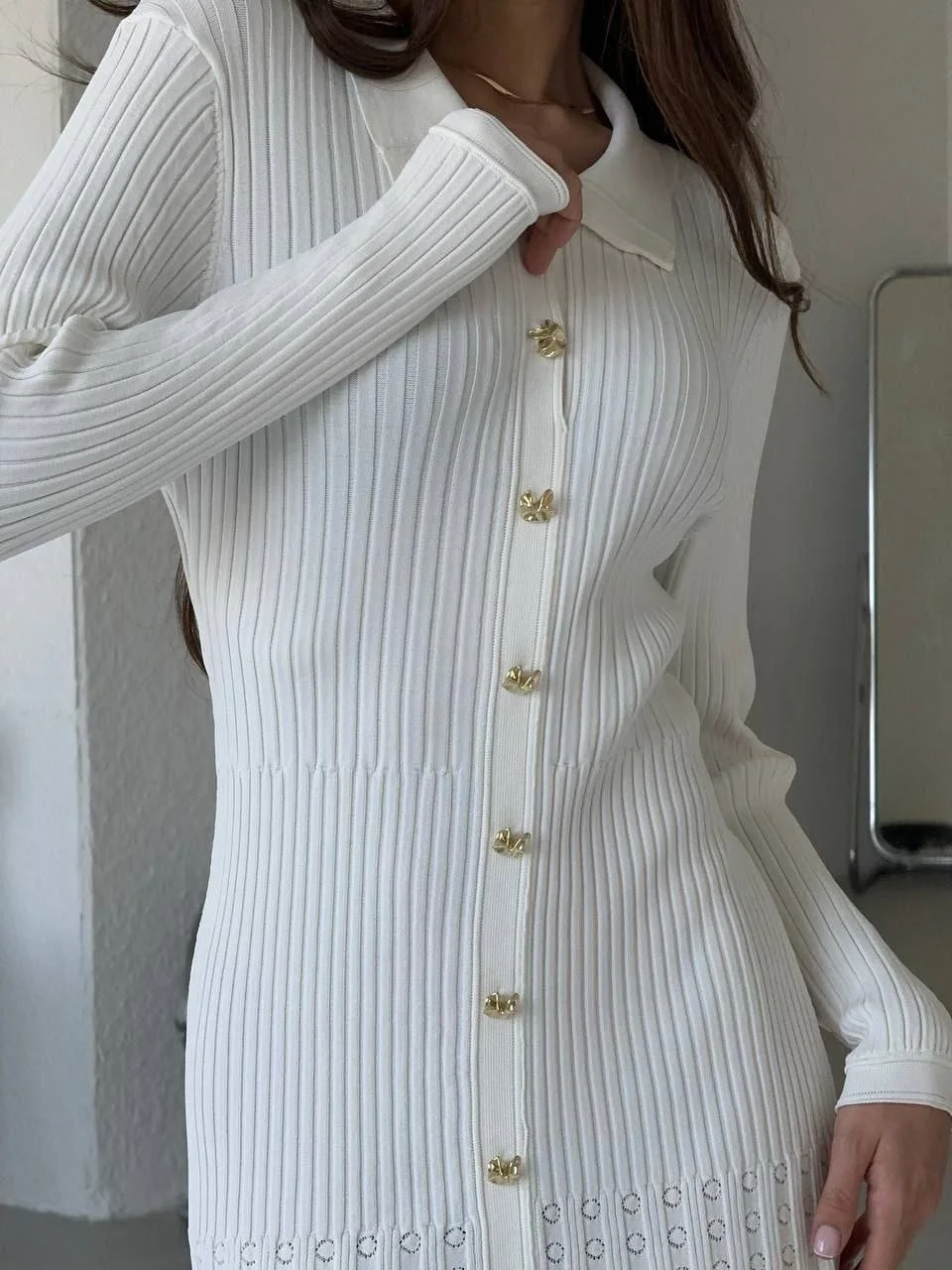 Robe en Maille Douce avec Bouton Doré