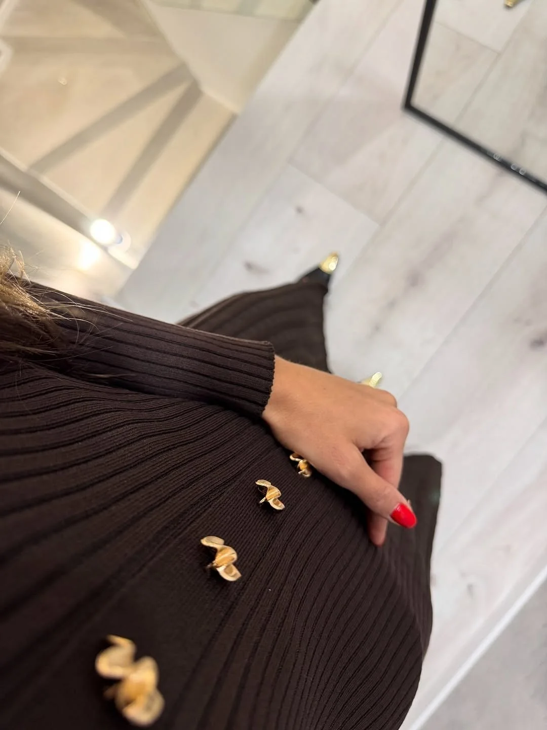 Robe en Maille Douce avec Bouton Doré