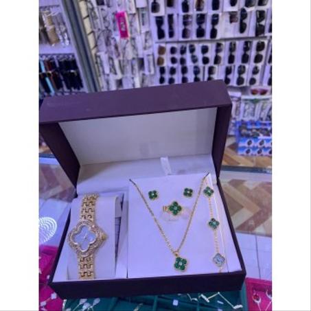 الساعات و المجوهرات