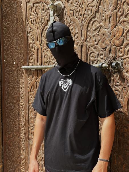 black moroccan t-shirt