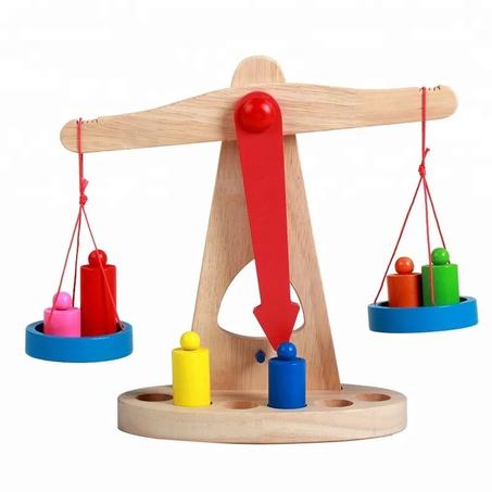 Balance Montessori en bois à pointeur