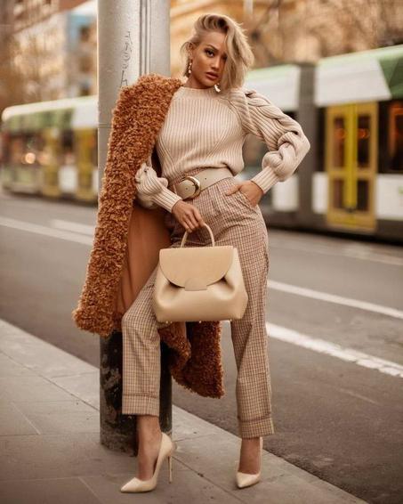 ملابس للنساء