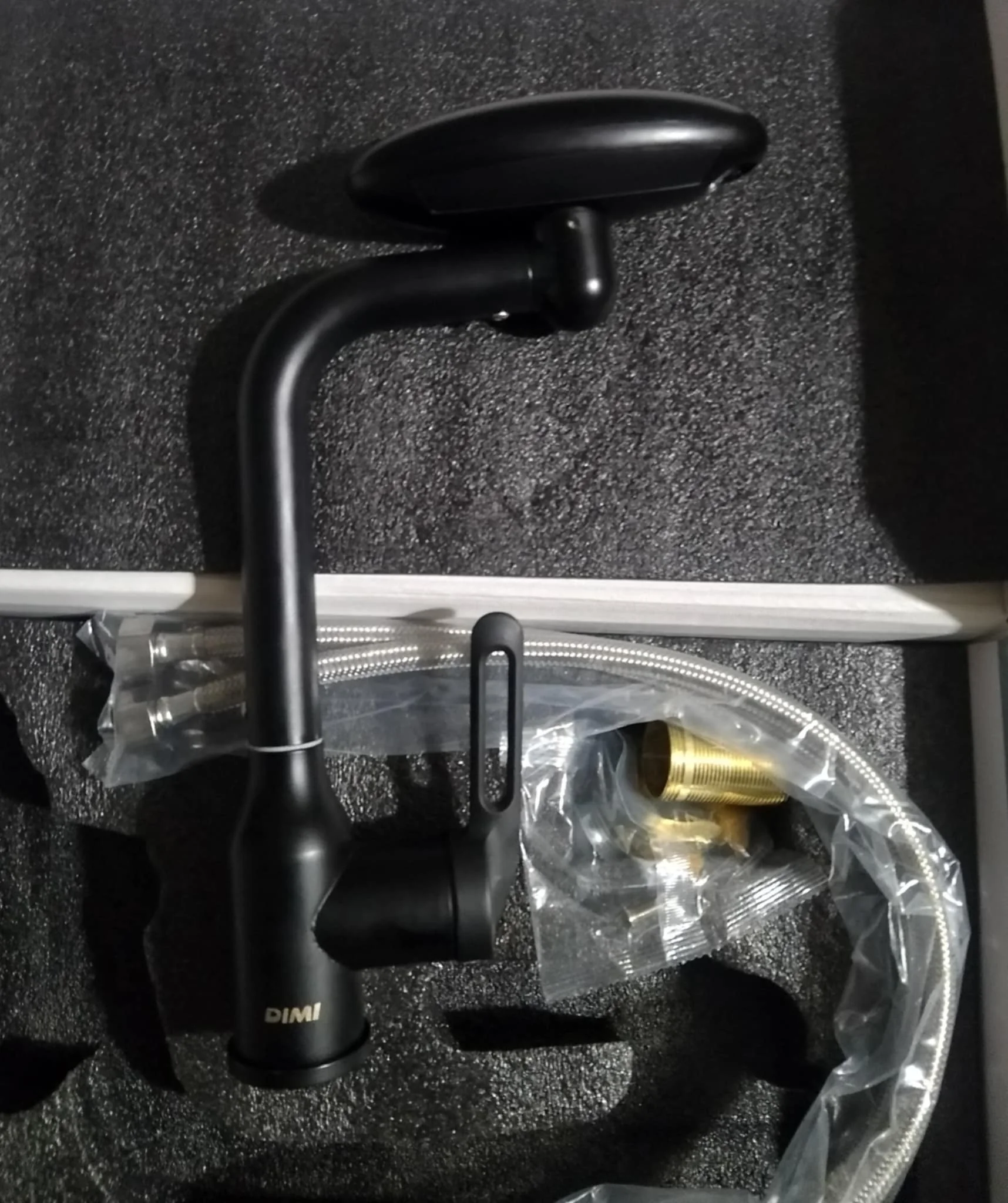 حنفية  دوارة 360 درجة مع 4 أوضاع تدفق مختلفة من معدن اينوكس مقاوم للصدأ للغسل والتنظيف ,  ساخن وبارد بتصميم عصري