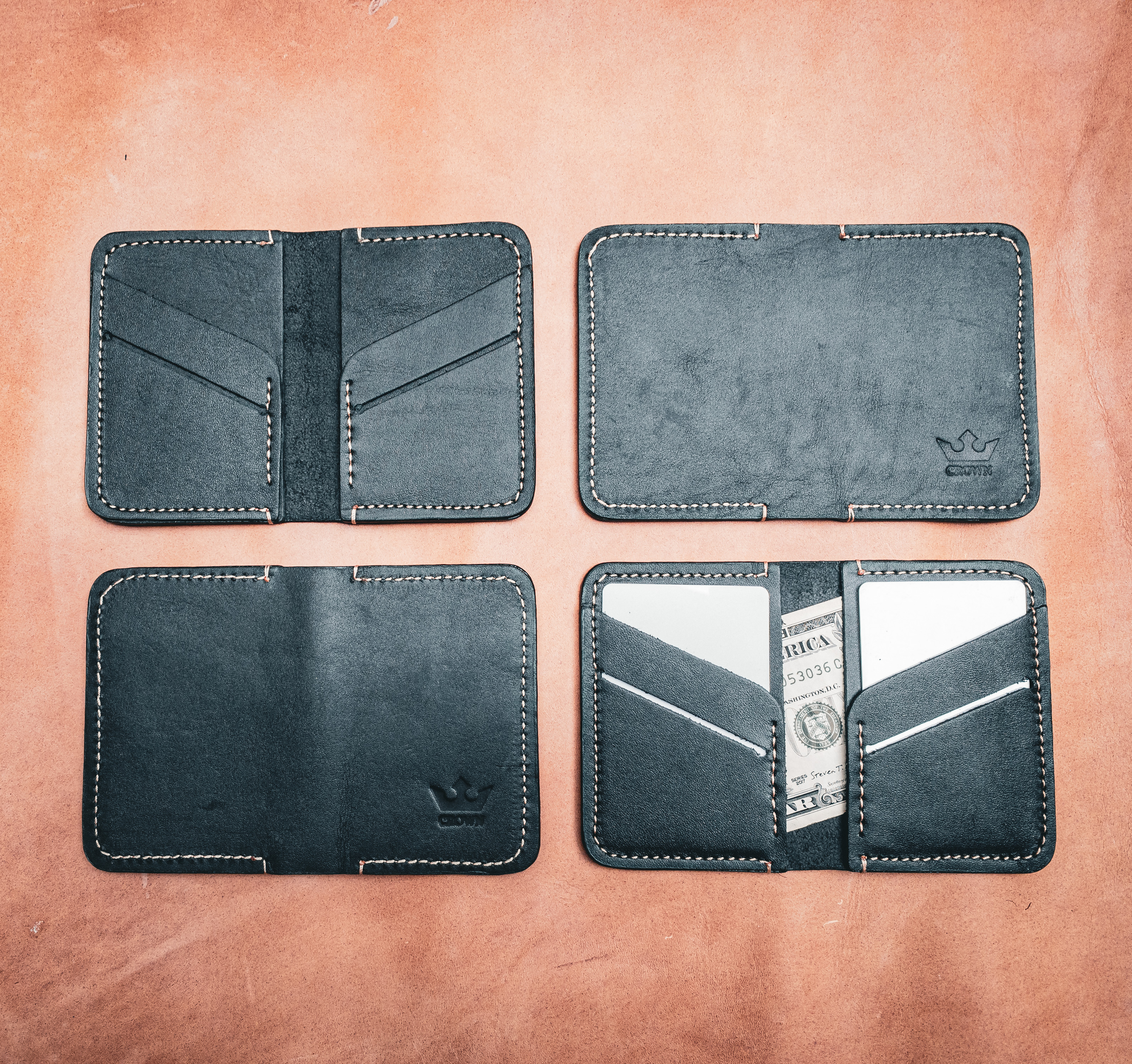 The modern and stylish Vertical leather bifold - Black