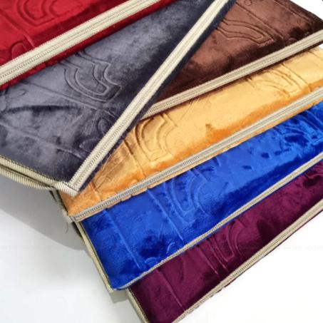 سجادة للصلاة ومسند للظهر1 في 2