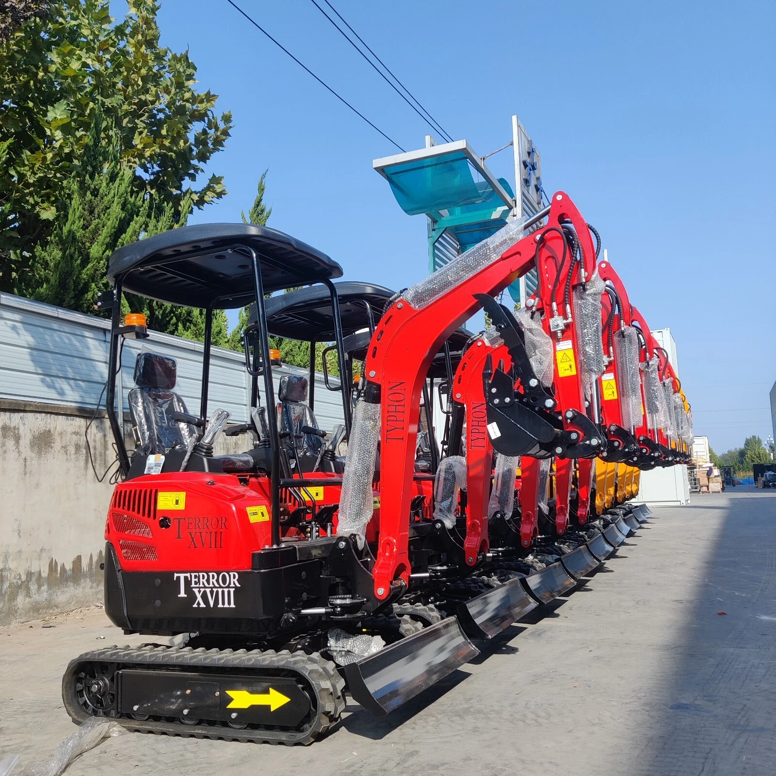 4,000 lbs Terror XVIII Mini Excavator, EPA Certified KUBOTA D902 Diesel Machine