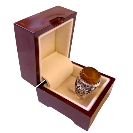 خاتم من فضة وحجر العقيق اليمني الطبيعي