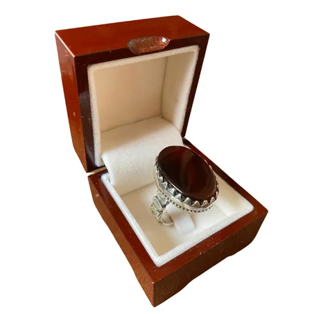 خاتم من فضة وحجر العقيق الطبيعي