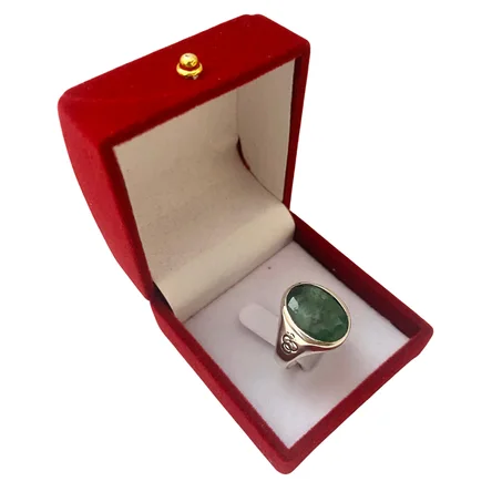 خاتم من فضة وحجر الزمرد الطبيعي