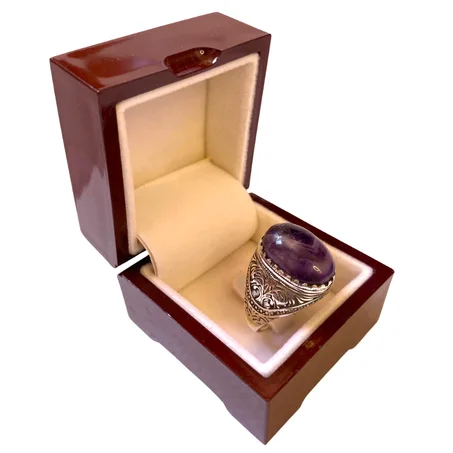 خاتم من فضة وحجر الأميتيست الطبيعي