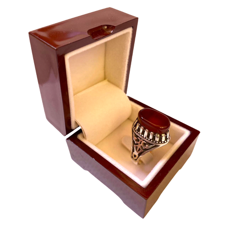 خاتم من فضة وحجر العقيق الطبيعي