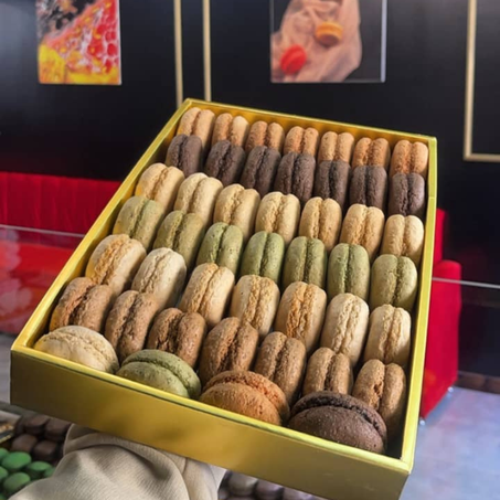 العلبة الفخمة الكبيرة