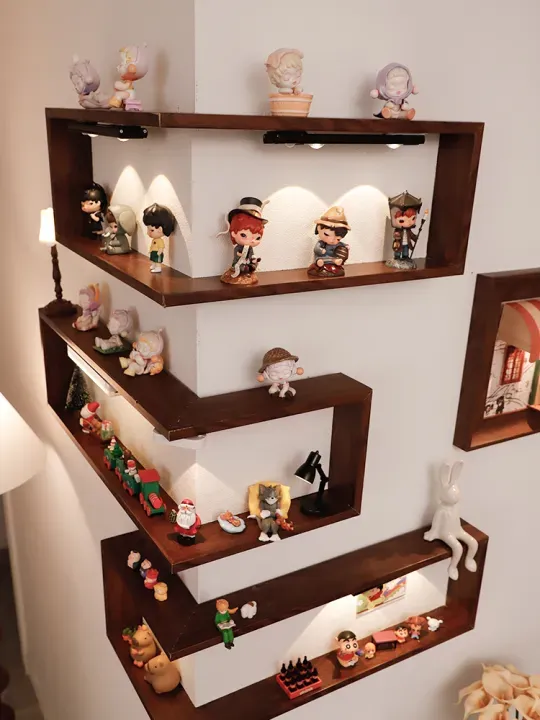 رفوف الزوايا العصرية بإضاءة مُدمجة