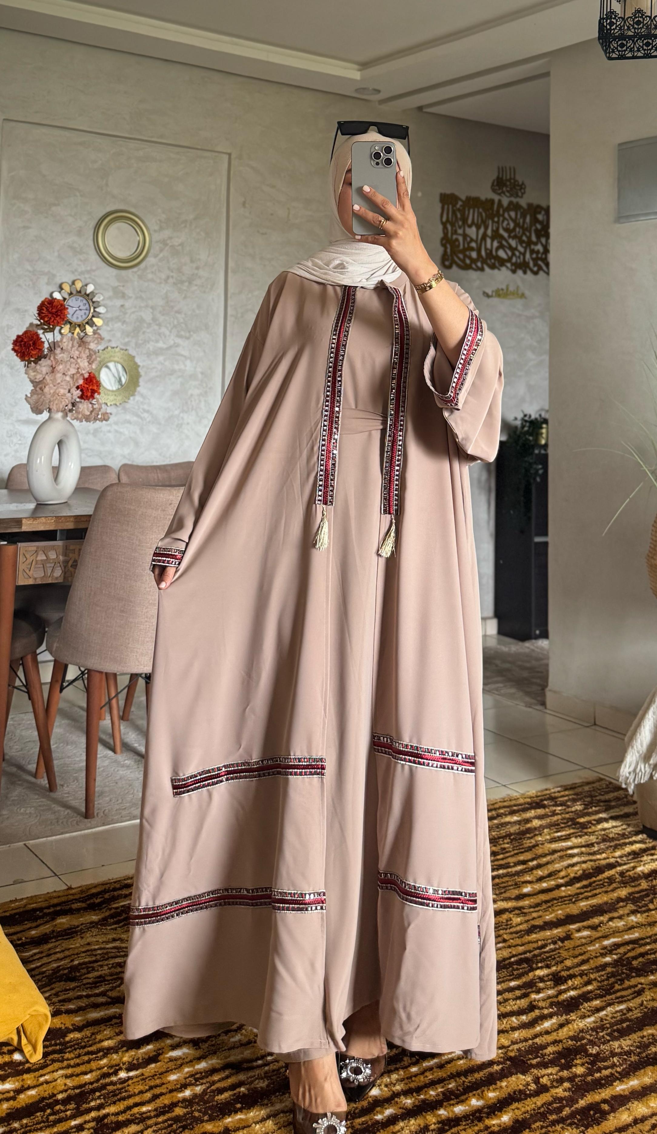 عباية "الهبة العربية" – إرث من الأناقة