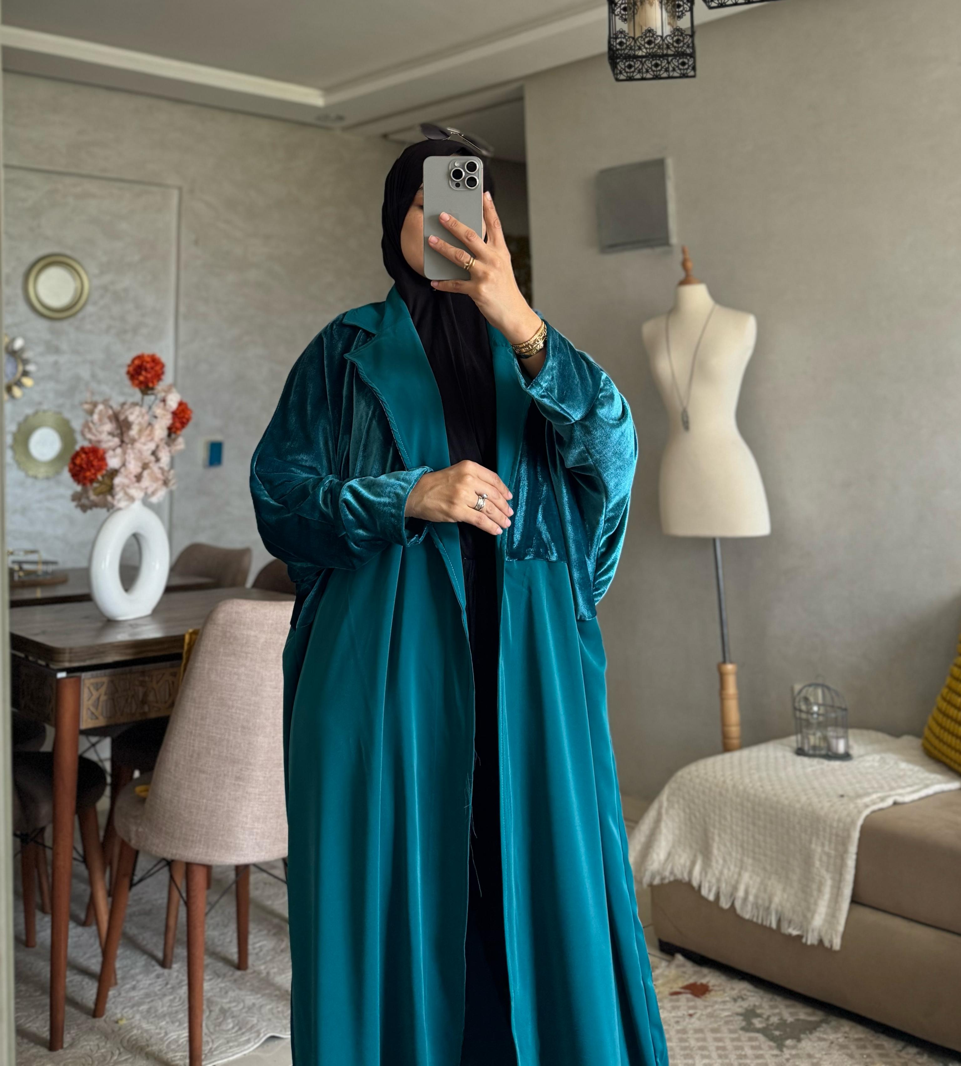 عباية فيروز المخملية