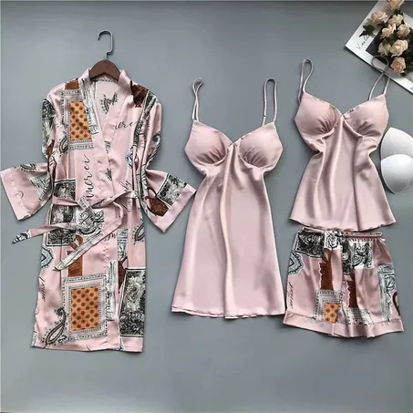 Pyjama en soie glacée de printemps et d’automne
