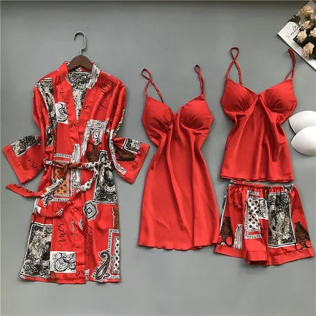 Pyjama en soie glacée de printemps et d’automne