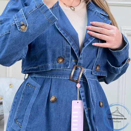trenchcoat en jeans 2025