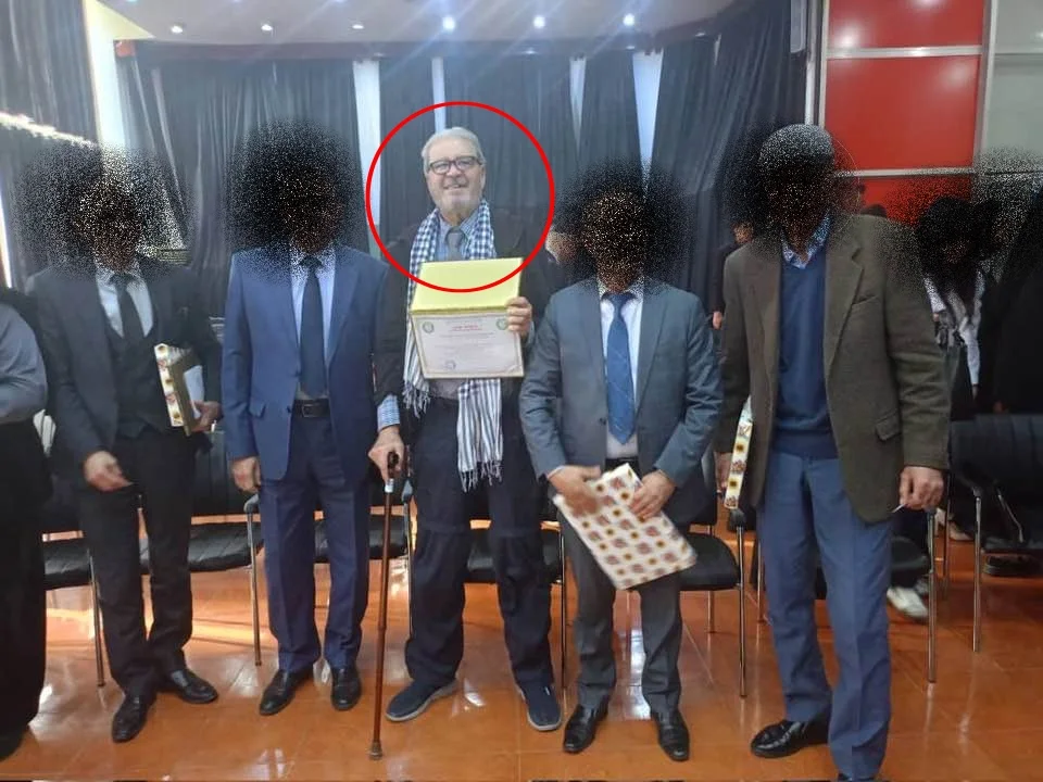 الأستاذ كتفي العمري — خبير الأعشاب والزيوت