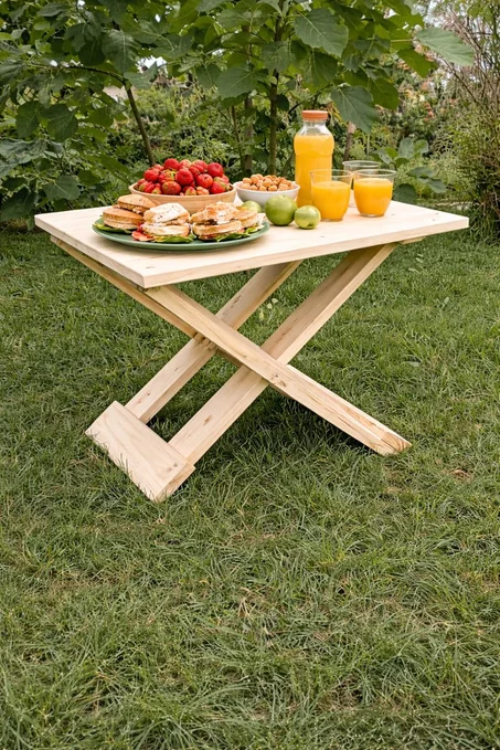 طاولة خشبية قابلة للطي