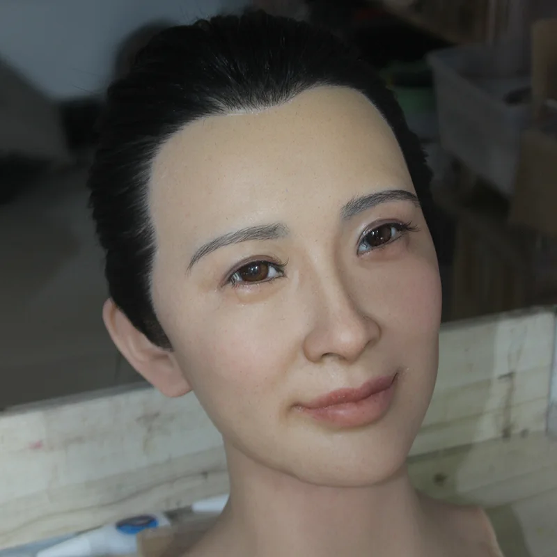 person 2 silicone mask simulation