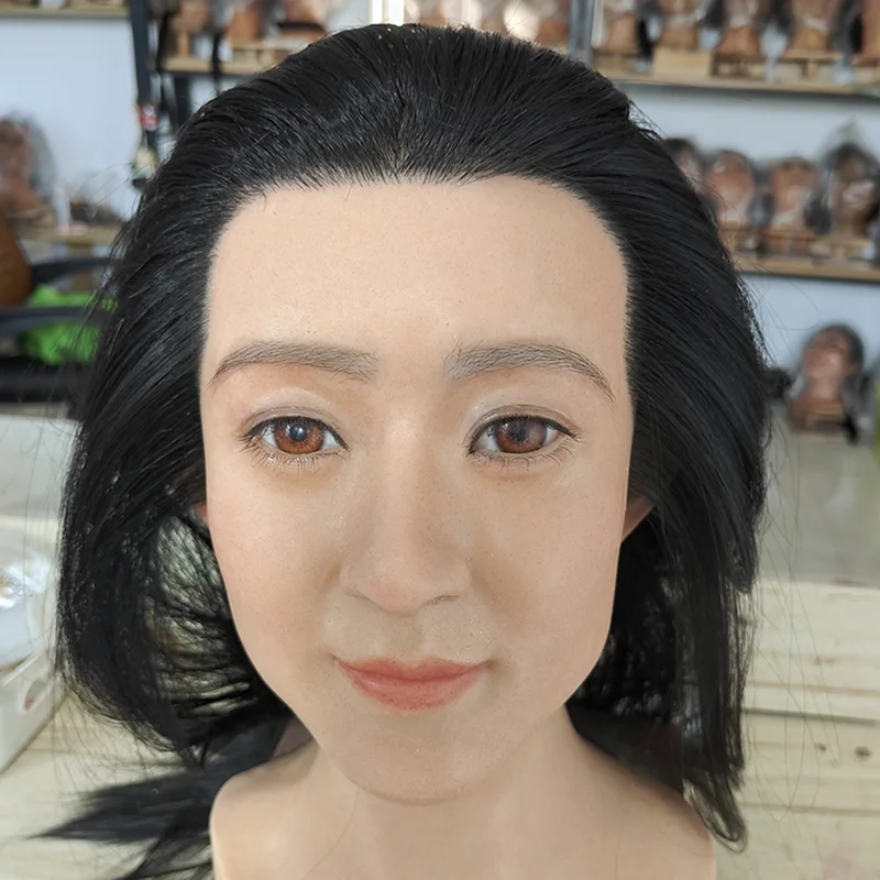 person 4 silicone mask simulation
