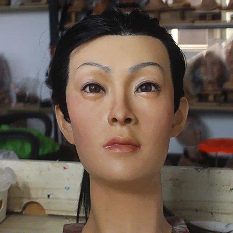 person 1 silicone mask simulation