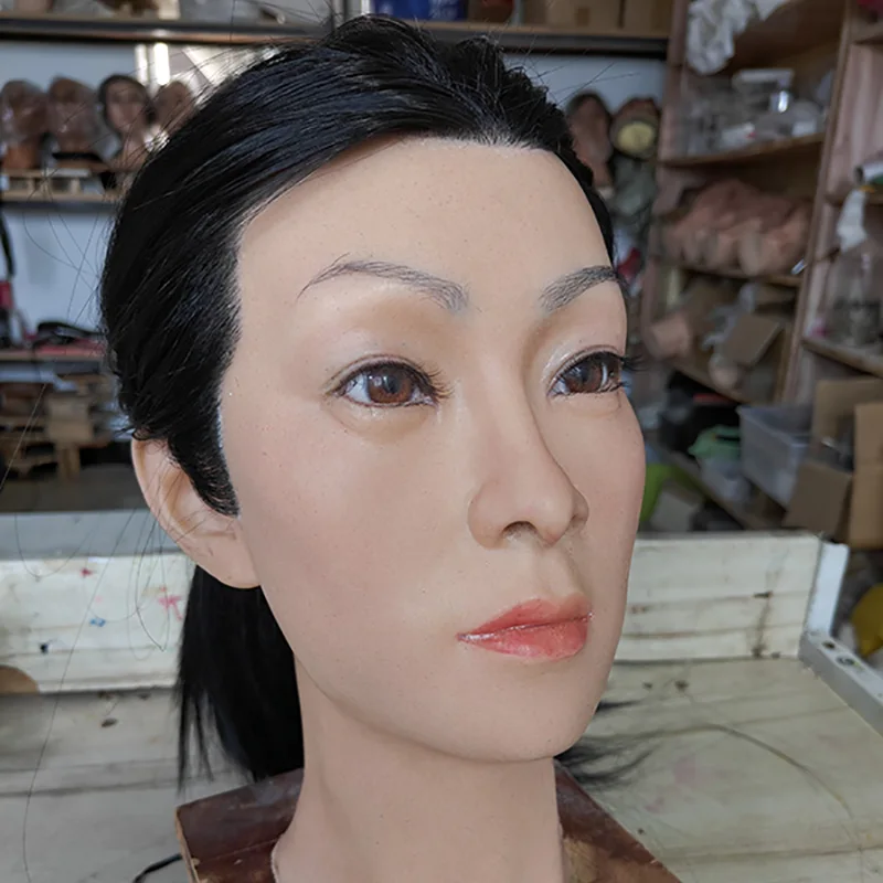 person 1 silicone mask simulation