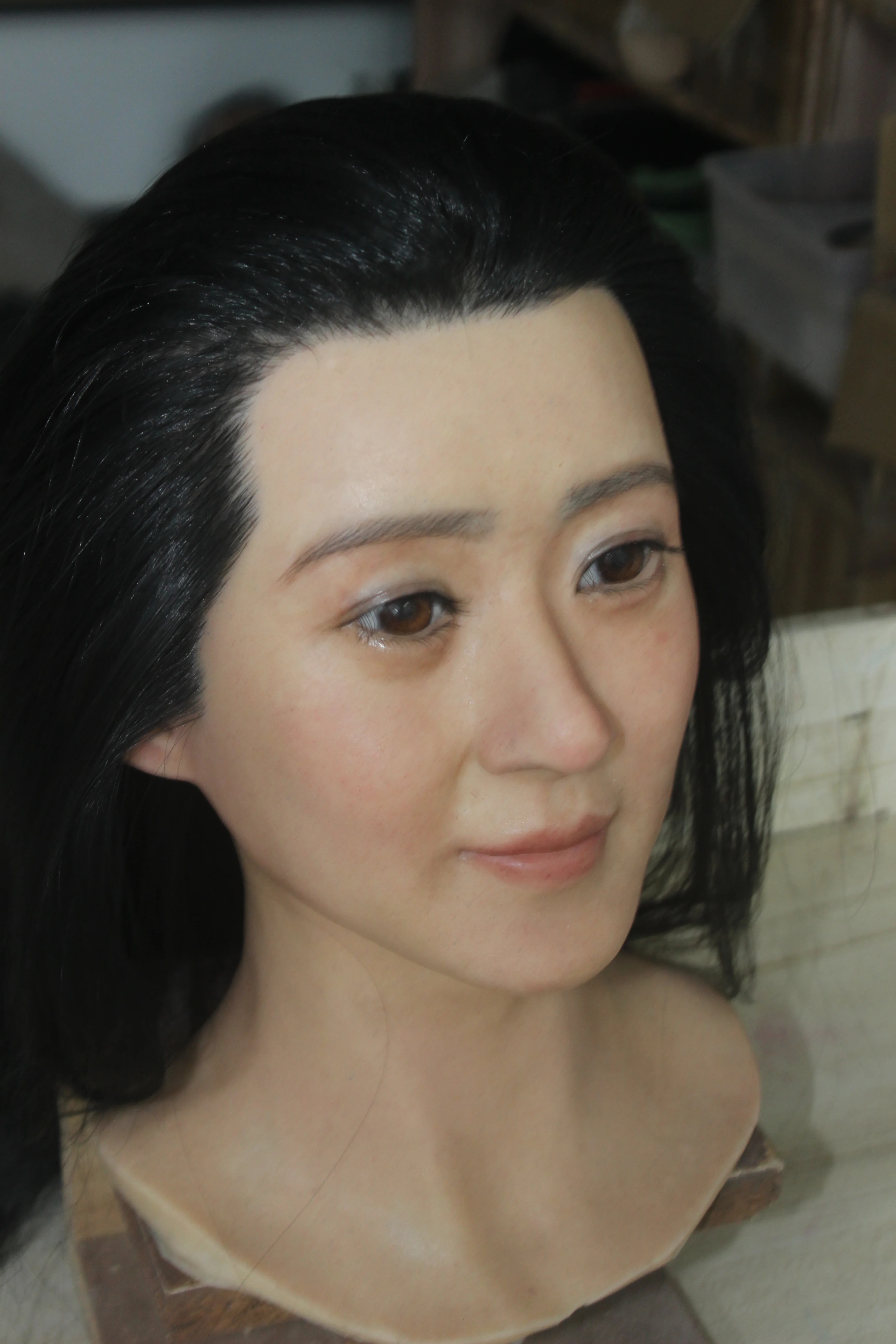 person 4 silicone mask simulation