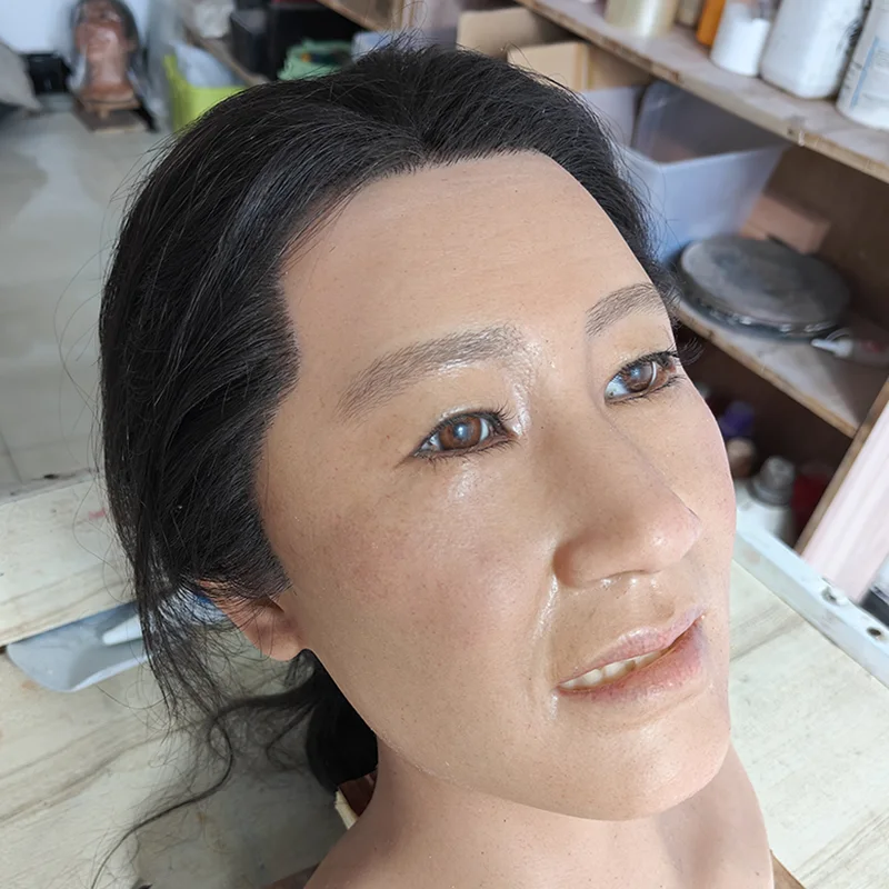 person 3 silicone mask simulation