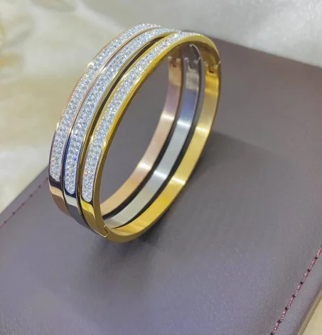 تلاثية براسليات رائعة من *الأسي*