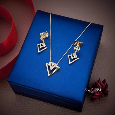 طقم رومي من سلسلة  وحلاقات*XP*