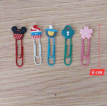 UN LOT DE 5 TROMBONES