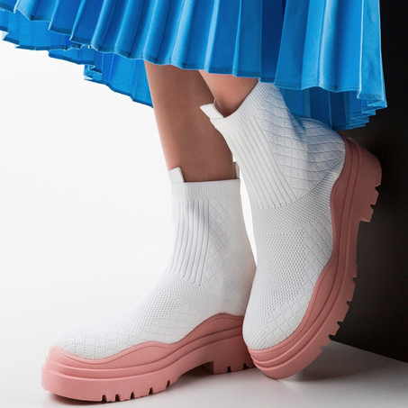 Bottines pour femmes avec une semelle plus épaisse en blanc