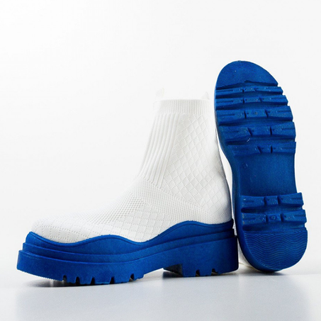 Bottines pour femmes avec une semelle plus épaisse en blanc