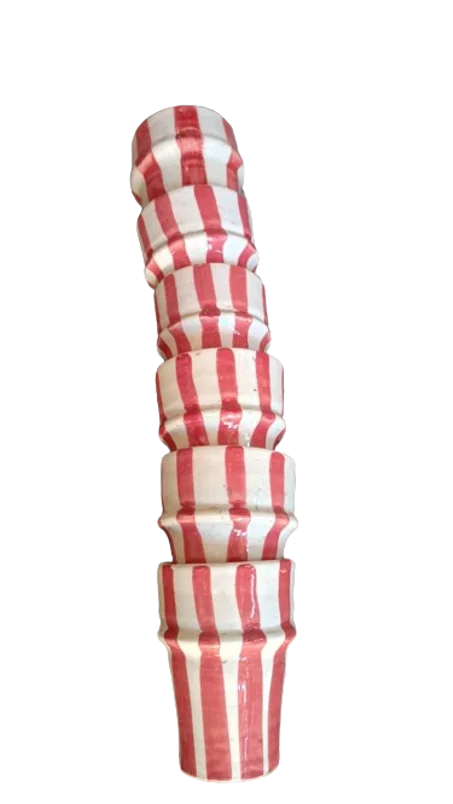 طقم 6 كؤوس خزفية يدوية بتصميم مخطط باللون الأحمر (9/6 سم)