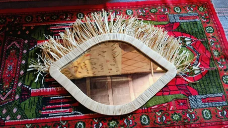 مرآة عين برموش بحجم 20/40 سم: سحر وأناقة في كل زاوية