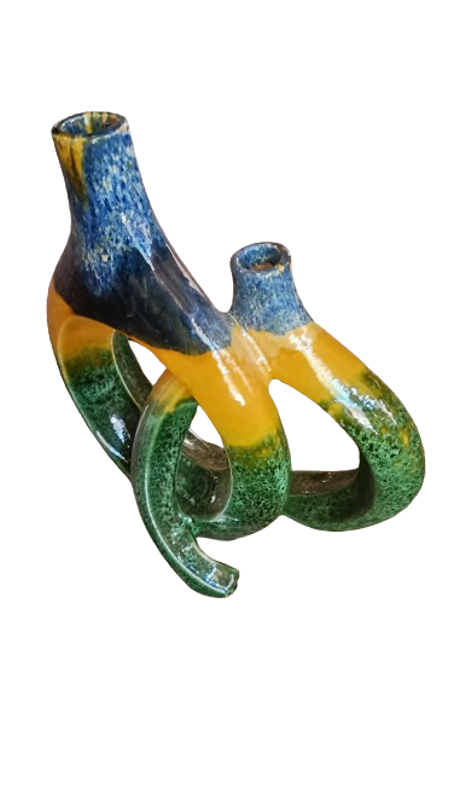 فازة خزفية فنية متعددة الألوان على شكل حلقة كبيرة