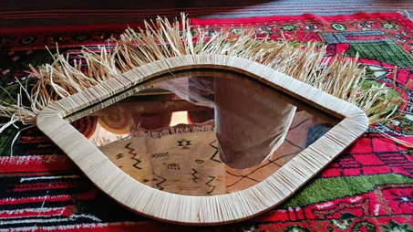 مرآة عين برموش بحجم 40/60 سم: لمسة فاخرة وأنيقة لغرفتك