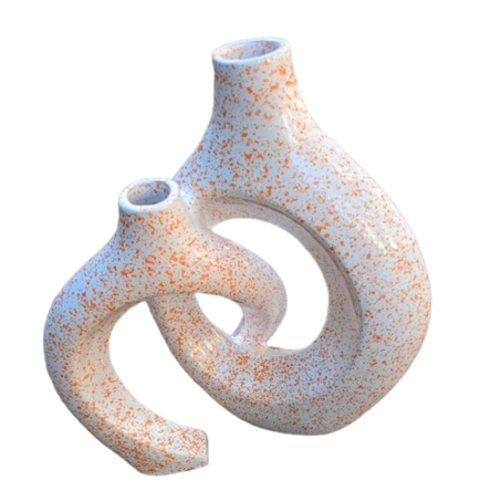 فازة خزفية يدوية باللون الأبيض المنقط