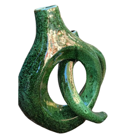 فازة خزفية يدوية باللون الأخضر الزمردي