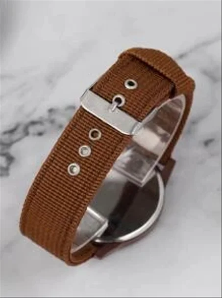 ساعة يدوية أنيقة  Stylish Wristwatch