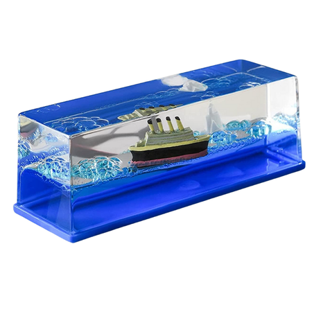 سفينة زجاجية للتزيين