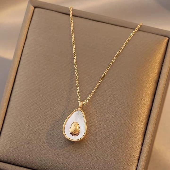 Casual Simple Style Avocado Titanium Steel Plating Inlay Shell Pendant Necklace