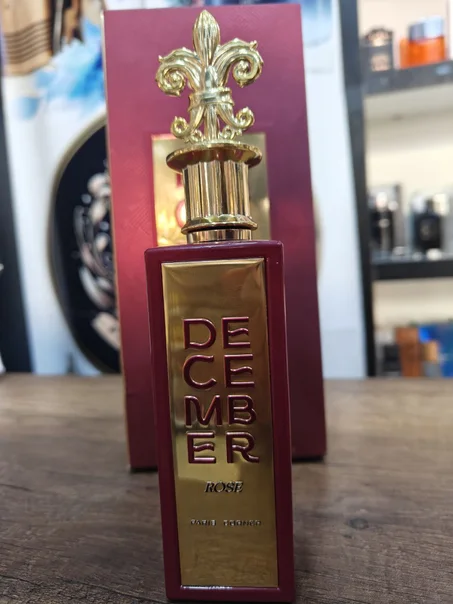 December Rose Paris Corner